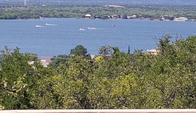 Relaxing townhouse with spectacular views of LBJ!