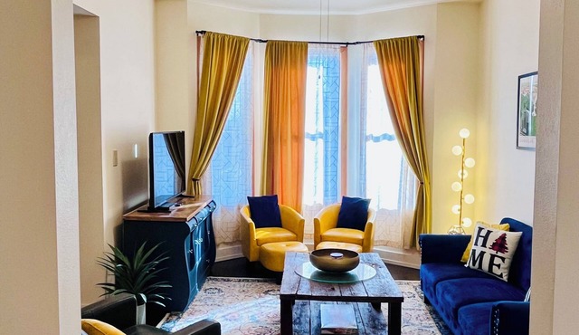 Relaxing Townhouse Downtown Dubuque, by Fenelon Elevator, Shops & Restaurants