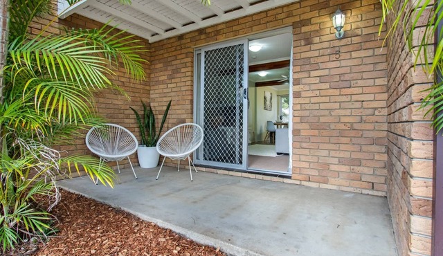 Relaxing Townhouse Steps from the Beach