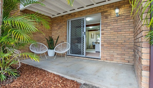 Relaxing Townhouse Steps from the Beach
