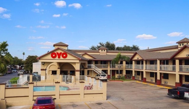 Relaxing Unit Near Downtown - Pool, Pet Friendly With Free Parking