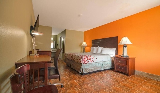 Relaxing Unit w/Pool Access Near Port Aransas Nature Preserve