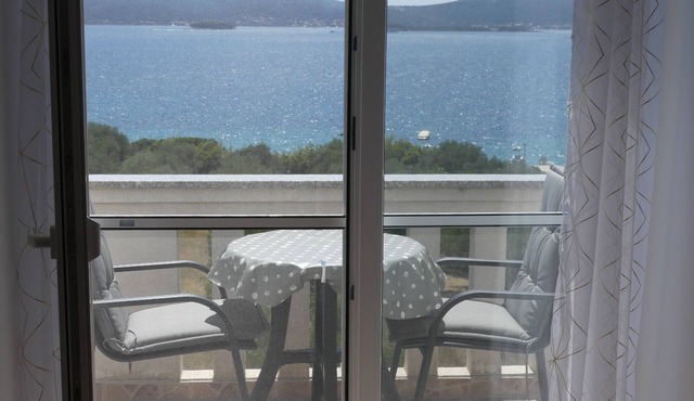 Relaxing vacation, beautiful panorama view, 100m from the sea