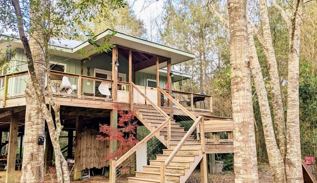 Relaxing, vacation! for 1 or 11 w/fire pit on the river!