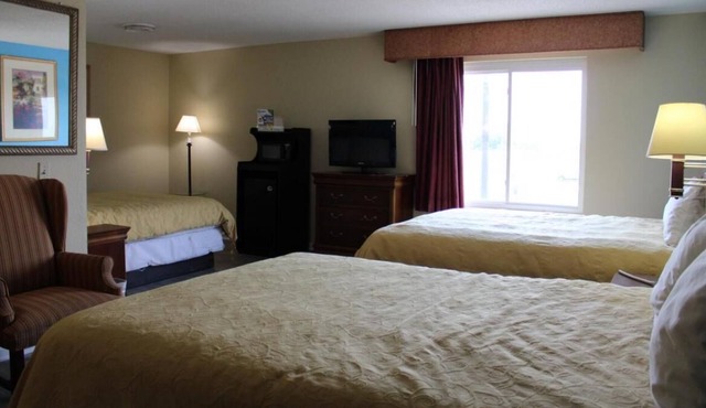 Relaxing Vacation! 2 Great Units Near Riverbend Park, Free Breakfast & Parking