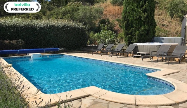 Relaxing Villa Near Lake & Beaches