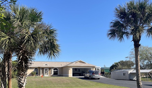 Relaxing village 3bed/2baths 6 guests Heated Pool