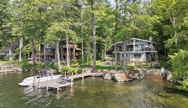 Relaxing Waterfront Escape on Lake Winnipesaukee