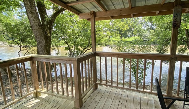 Relaxing waterfront studio on the Watuaga river!