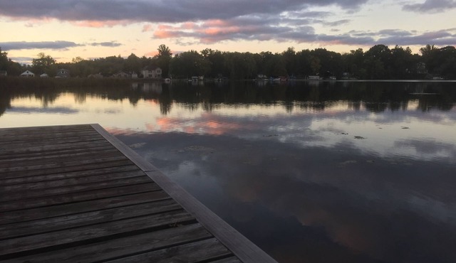 Relaxing Waterfront Home on Elm Island Great Fishing on Lake Tichigan/Fox River