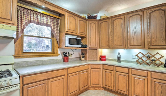 Relaxing Waterloo Retreat w/Orchard View!