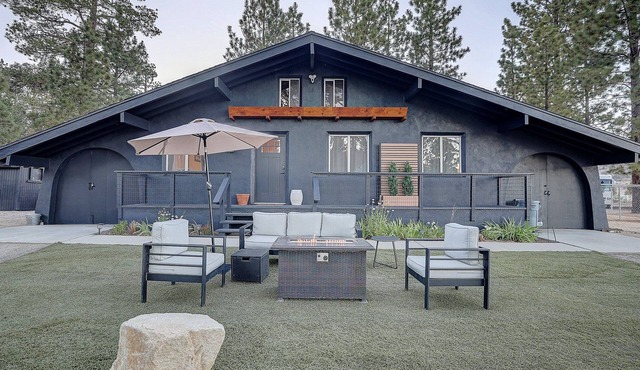 Relaxing Woodside Cottage at Shay Meadow Ranch