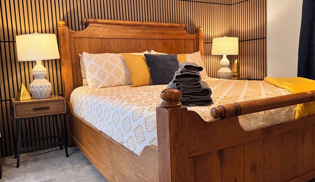 RelaxJax - a Private Paradise in a Pristine NeighborhoodnFenced yard w/grill.