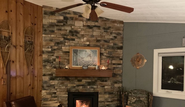 REllaxInn: A Quiet 3BR/2.5BA Lakeside Cottage with Dock in Findley Lake