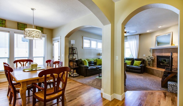 RELOCATION SPECIALISTS Open FP, Pool Access, Park/Playground, ASK SPECIALS!