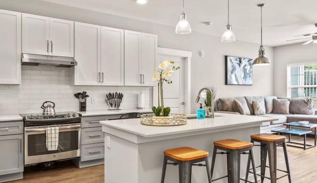 Reluxme | Gorgeous 2BR Condo in South Charlotte