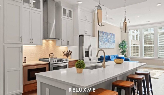 Reluxme| SouthPark 1BR Condo w/Prm Amenities