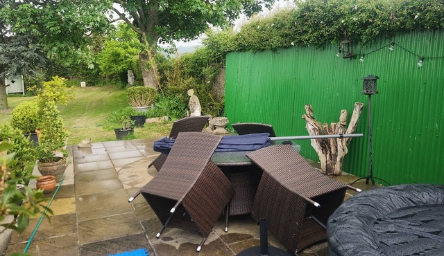 Remarkable 1-Bed Bedford Truck in Bishops Castle