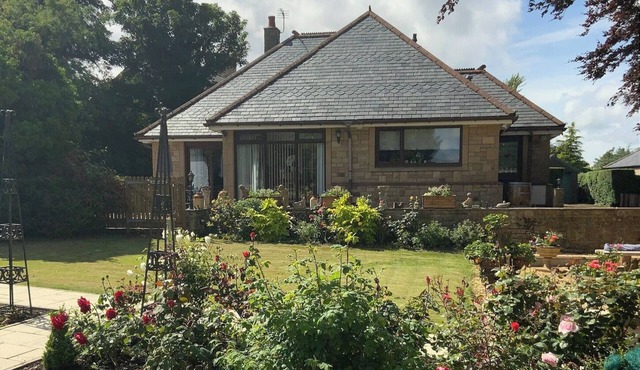 Remarkable 2-Bed Cottage in tranquil setting