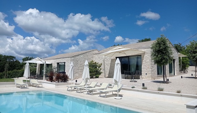 Remarkable 2-Bed House in Zrenj