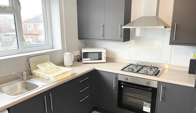 Remarkable 3-Bed Apartment in Newport