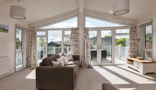 Remarkable 3-bed Lodge in Honiton