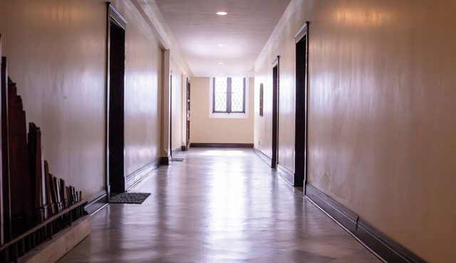 Remarkable 3-bedroom sanctuary apartment with WiFi, AC in fabulous Du Quoin