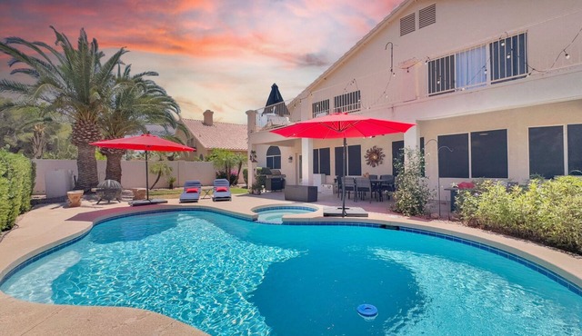 Remarkable 4 Bedroom Home on Golf Course - Pool, Fire Pit, Game Room, Views