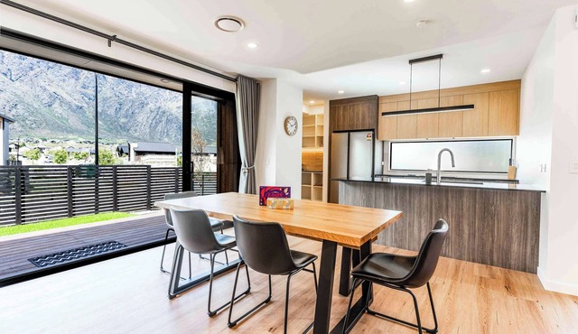 Remarkable Cross Road Retreat