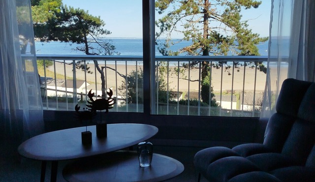 Remarkable residence facing the wonderful Bay of Douarnenez!