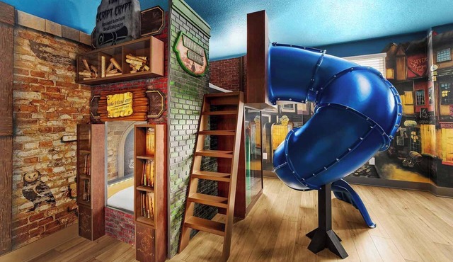 Remarkable Retreat | International Drive villa w/magic theme BR, theater, pool