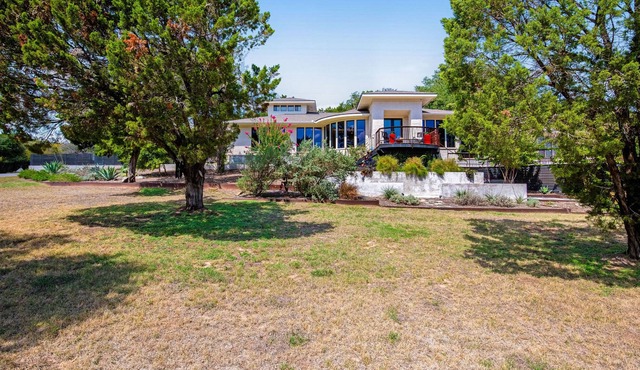 Remarkable villa with private pool, patio, game room, fireplace & gorgeous views