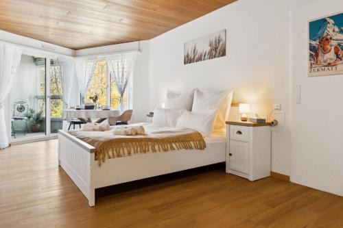 ReMo I Lake View Studio 1 - 2 Personen I See - Bergsicht I 40" Smart TV I Dusche, Fahrstuhl und Parkplatz