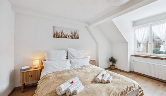 ReMo l Old town idyll on Lake Walen #2 | balcony I near station + highway I parking lot