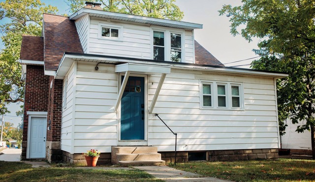 Remodeled 1-Bedroom Duplex w/AC, WiFi in Heart of Big Rapids