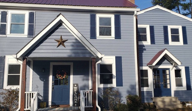 Remodeled 1840s cottage with private pool by Jordan Lake!