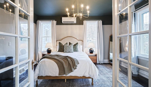 Remodeled 1904 Farmhouse turned Bed and Breakfast, a Pond Side Retreat