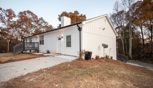 Remodeled 2 bedroom home 4 beds Dawsonville 7 miles Atlanta Motorsport