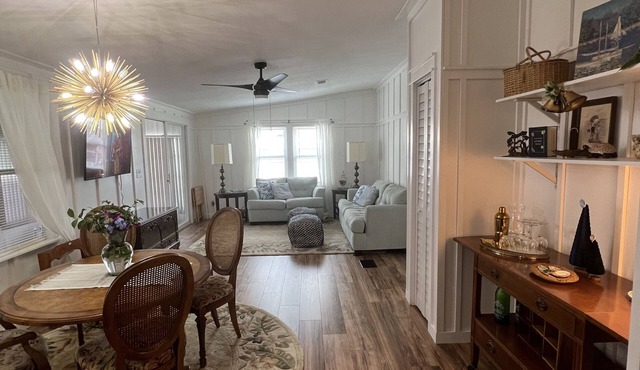 Remodeled 2b/2b on quiet cul-de-sac