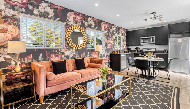 Remodeled 2BDR in Heart of Hollywood w/Courtyard | Art Deco by AvantStay