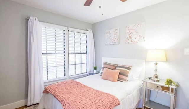 Remodeled 2BR Duplex Near Dining