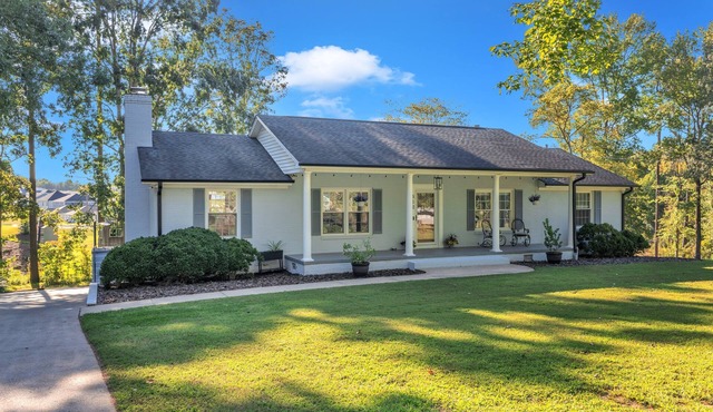Remodeled 3,000 sf 3-bedroom smart home in Durham. Quick to RDU & Downtown
