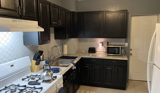 Remodeled 3 bdr 1b house with full backyard and deck