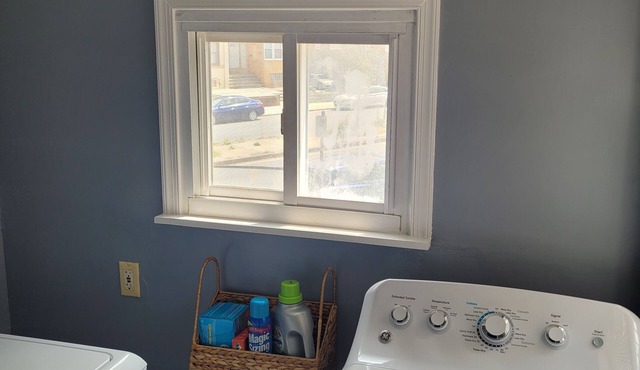 REMODELED 3 BEDROOM HOUSE LOCATED NEAR THE AIRPORT AND ALL MAJOR INTERSTATES