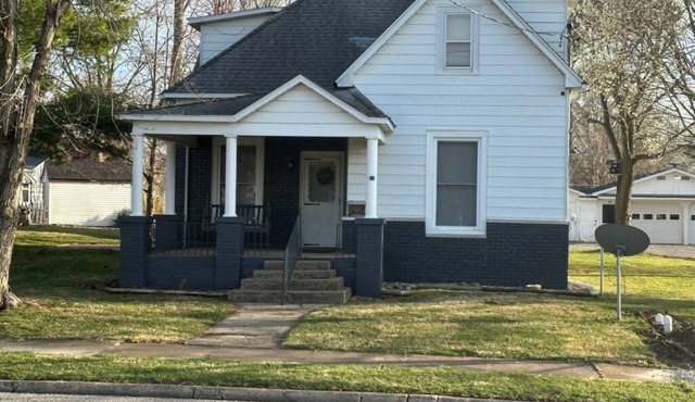 Remodeled 3-bedroom home in heart of Marion. Super Clean.