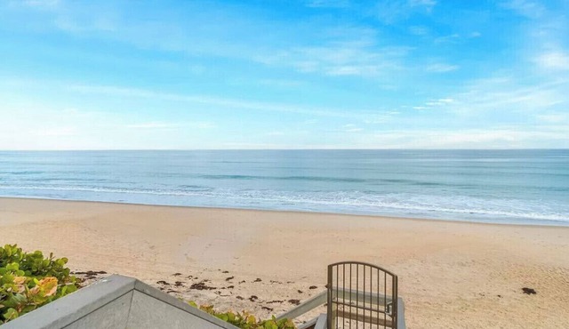 Remodeled 3 bedroom condo, only 100 feet from the sandy private beach. Sleeps 10
