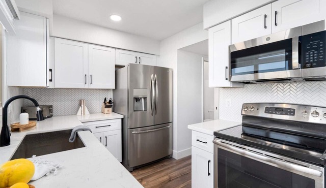 Remodeled 3BR Gem: Private Patio