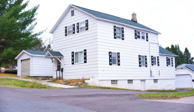 Remodeled 4-bedroom, 2-Bathroom house in big snow country, Bessemer MI.