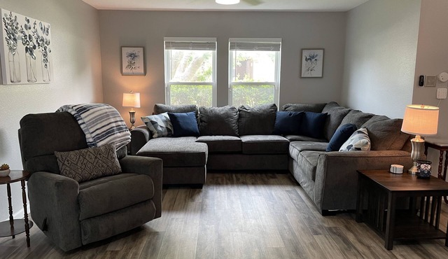 Remodeled 4 Bedroom Home Close to Sea World