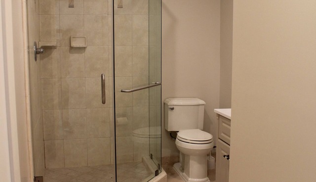 Remodeled 4-bedrooms house w/AC and WiFi in one of the Prestige areas of Downey